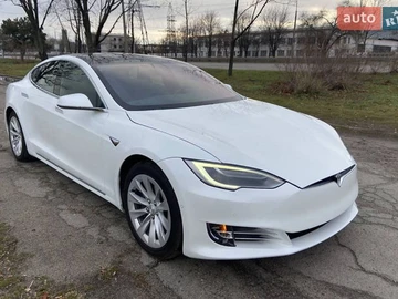 Авто Tesla Model S 2018 № 8534809