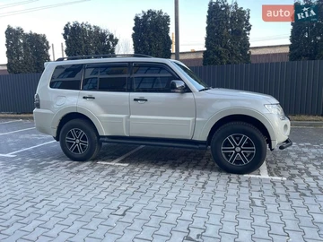 Авто Mitsubishi Pajero Wagon 2014 № 8535653