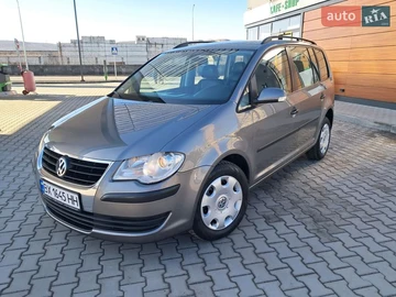 Авто Volkswagen Touran 2008 № 8540577