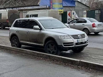 Авто Volkswagen Touareg 2003 № 8541156