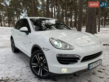 Авто Porsche Cayenne 2012 № 8541281