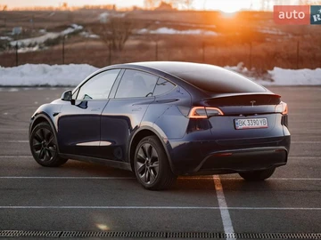Авто Tesla Model Y 2024 № 8541308