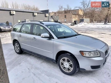 Авто Volvo V50 2010 № 8542033