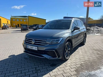 Авто Volkswagen Tiguan 2023 № 8542484