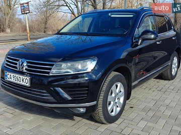 Авто Volkswagen Touareg 2017 № 8543286