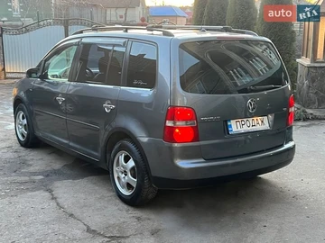 Авто Volkswagen Touran 2004 № 8543558