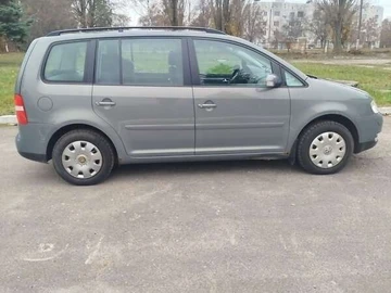 Авто Volkswagen Touran 2005 № 8544192