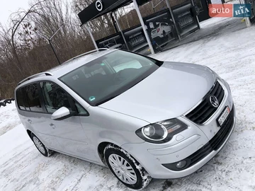 Авто Volkswagen Touran 2010 № 8544374