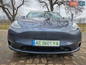 Авто Tesla Model Y 2023 № 8545631