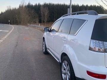 Авто Mitsubishi Outlander Xl 2010 № 8546952