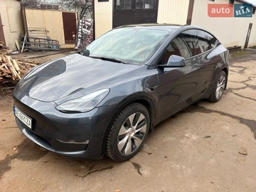 Авто Tesla Model Y 2023 № 8549114