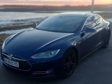 Авто Tesla Model S 2015 № 8549209