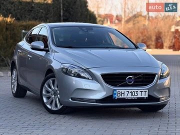 Авто Volvo V40 2014 № 8549683