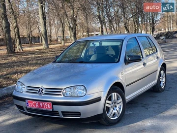 Авто Volkswagen Golf 2000 № 8549996