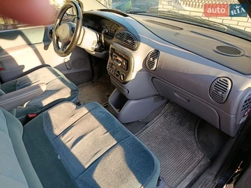 Авто Chrysler Voyager 1999 № 8551180