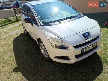 Авто Peugeot 5008 2011 № 8551421