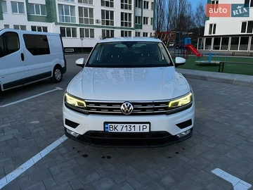 Авто Volkswagen Tiguan 2017 № 8551691