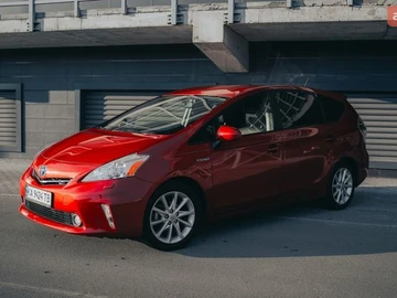 Авто Toyota Prius V 2013 № 8552120