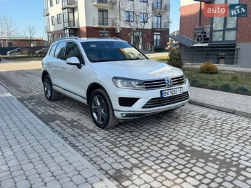 Авто Volkswagen Touareg 2014 № 8552230