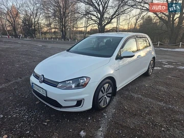 Авто Volkswagen E-Golf 2016 № 8552324