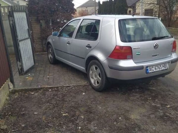 Авто Volkswagen Golf 2000 № 8552514