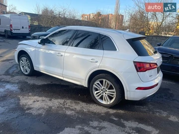 Авто Audi Q5 2018 № 8552732