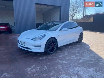 Авто Tesla Model 3 2018 № 8553758