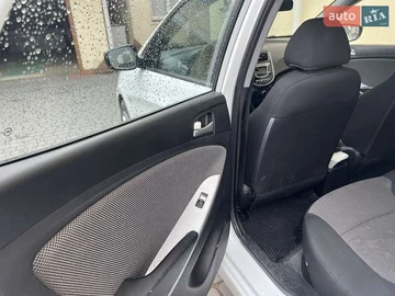 Авто Hyundai Accent 2013 № 8554106