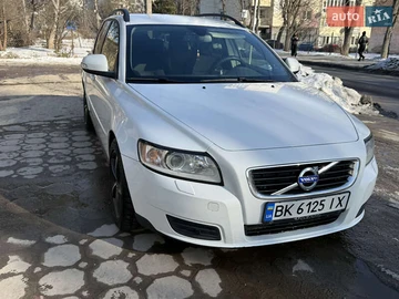 Авто Volvo V50 2010 № 8554143
