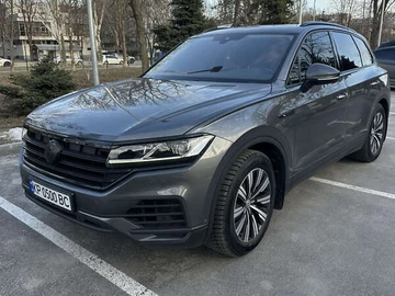 Авто Volkswagen Touareg 2018 № 8554703