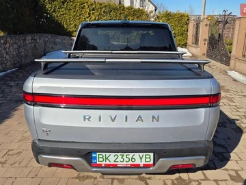Авто Rivian R1T 2024 № 8554731