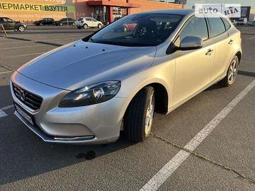 Авто Volvo V40 2014 № 8555110