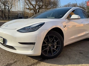 Авто Tesla Model 3 2018 № 8555394