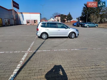 Авто Volkswagen Touran 2010 № 8556108