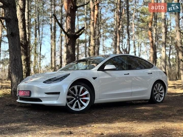 Авто Tesla Model 3 2019 № 8556916