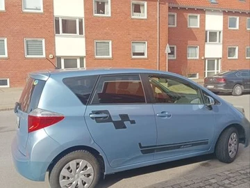 Авто Toyota Verso-S 2012 № 8557449