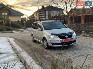 Авто Volkswagen Touran 2008 № 8558244