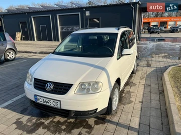 Авто Volkswagen Touran 2004 № 8559601