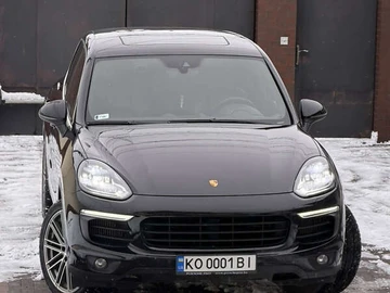 Авто Porsche Cayenne 2016 № 8560360