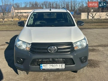 Авто Toyota Hilux 2017 № 8560497