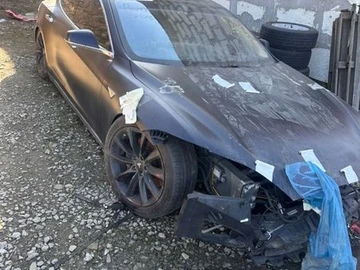 Авто Tesla Model S 2015 № 8561529
