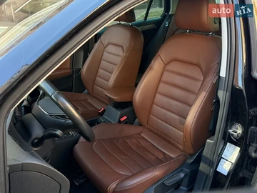 Авто Volkswagen E-Golf 2016 № 8562115