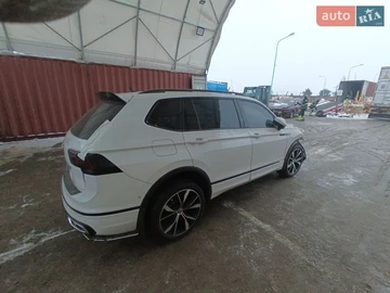 Авто Volkswagen Tiguan Allspace 2022 № 8562143