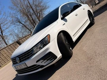 Авто Volkswagen Passat 2017 № 8564078