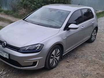 Авто Volkswagen E-Golf 2015 № 8564904