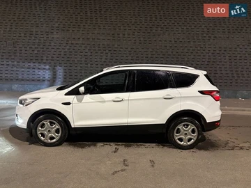 Авто Ford Kuga 2019 № 8565009