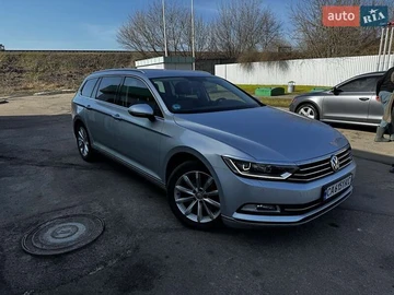 Авто Volkswagen Passat 2018 № 8565357