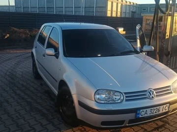 Авто Volkswagen Golf 2000 № 8565621