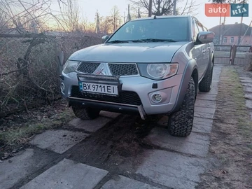 Авто Mitsubishi L 200 2012 № 8565982
