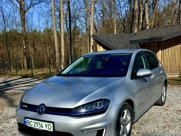 Авто Volkswagen E-Golf 2016 № 8566491